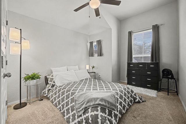 425 Spiny Lizard LN, San Marcos, TX 78666