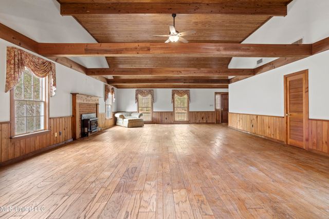 1921 Kingslea Drive, Gautier, MS 39553