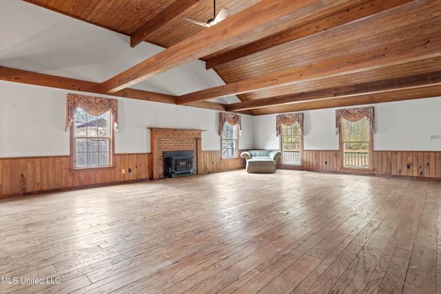 1921 Kingslea Drive, Gautier, MS 39553