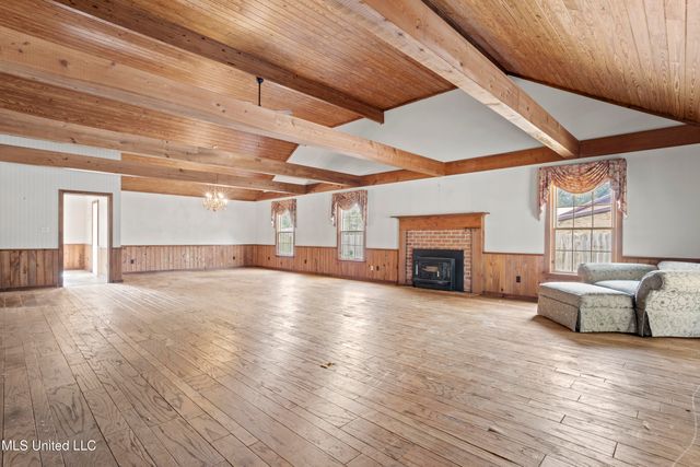 1921 Kingslea Drive, Gautier, MS 39553