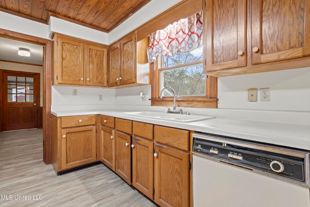 1921 Kingslea Drive, Gautier, MS 39553