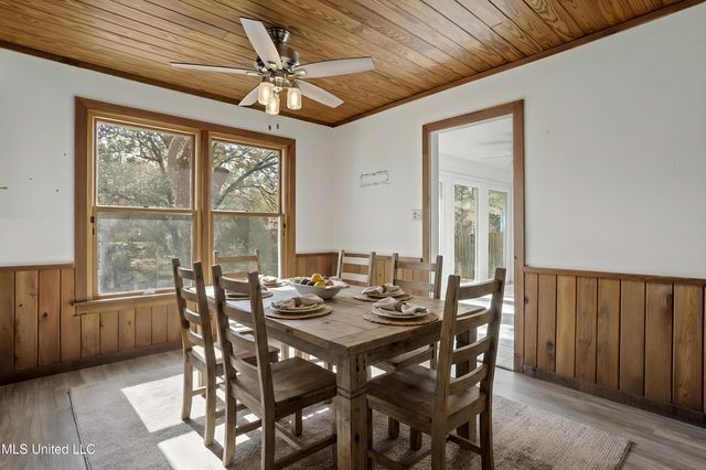 1921 Kingslea Drive, Gautier, MS 39553