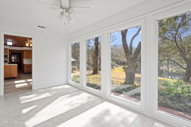 1921 Kingslea Drive, Gautier, MS 39553