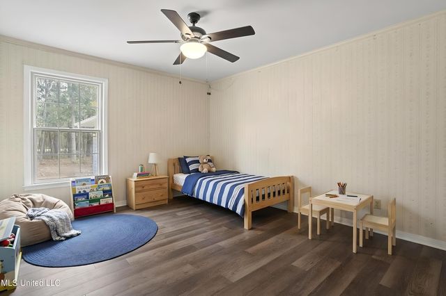 1921 Kingslea Drive, Gautier, MS 39553