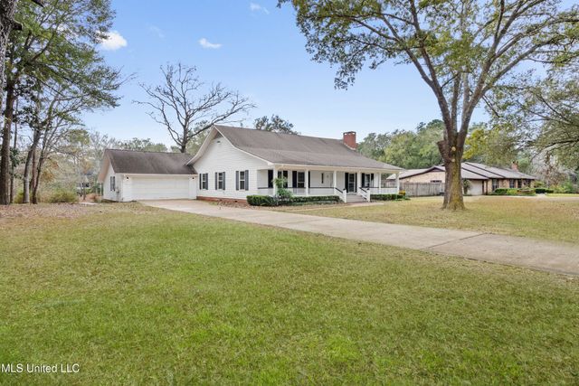 1921 Kingslea Drive, Gautier, MS 39553