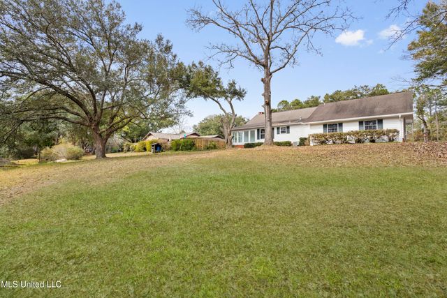 1921 Kingslea Drive, Gautier, MS 39553