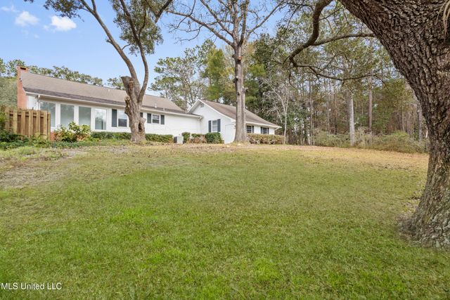 1921 Kingslea Drive, Gautier, MS 39553