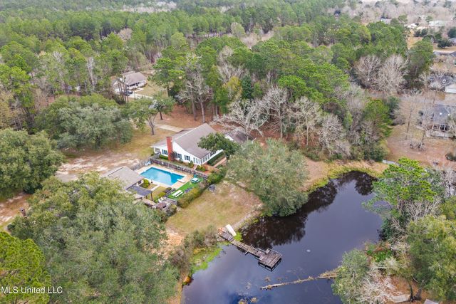 1921 Kingslea Drive, Gautier, MS 39553