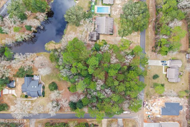 1921 Kingslea Drive, Gautier, MS 39553