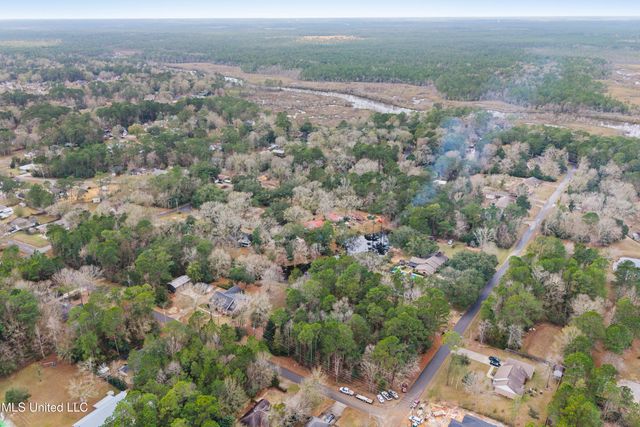 1921 Kingslea Drive, Gautier, MS 39553