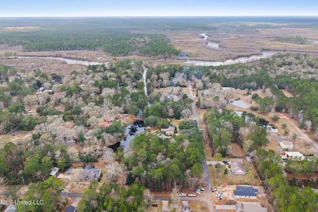 1921 Kingslea Drive, Gautier, MS 39553