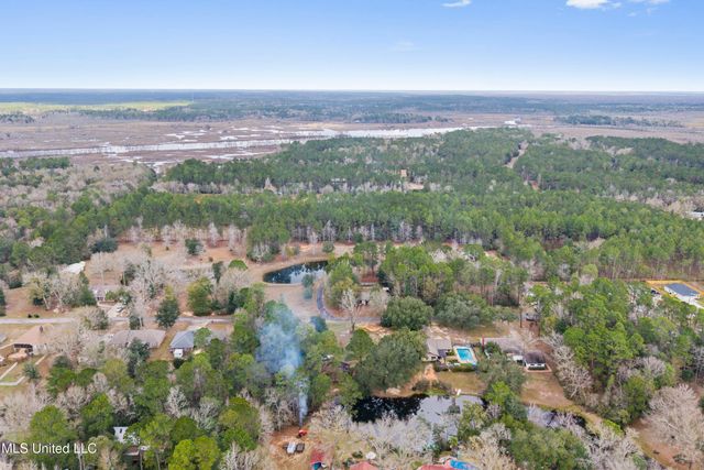 1921 Kingslea Drive, Gautier, MS 39553