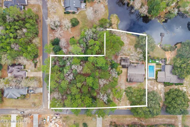 1921 Kingslea Drive, Gautier, MS 39553