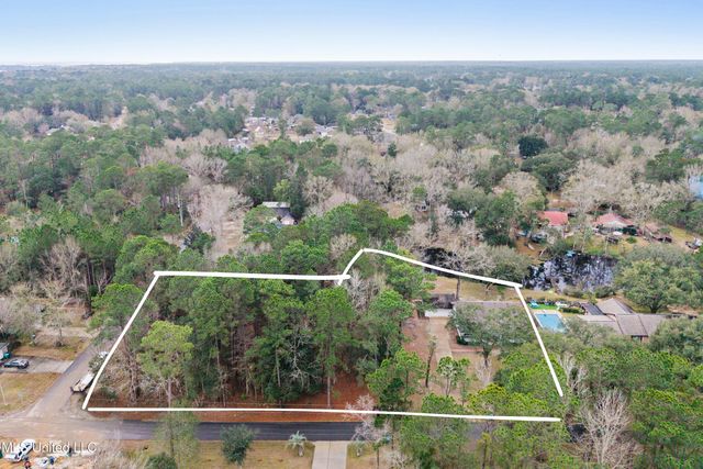 1921 Kingslea Drive, Gautier, MS 39553