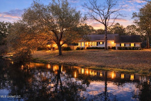 1921 Kingslea Drive, Gautier, MS 39553