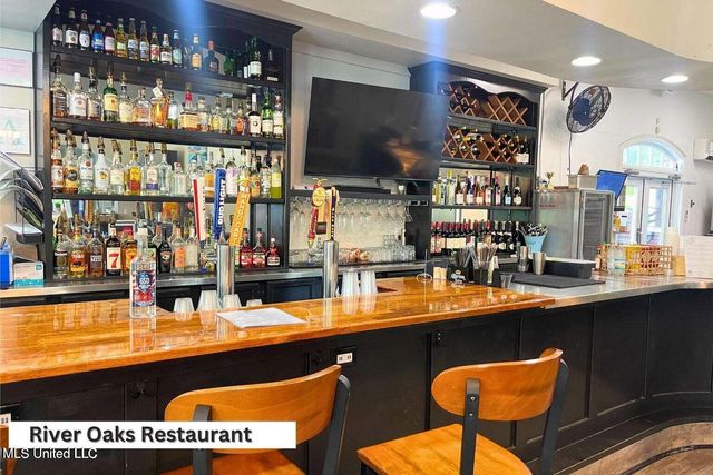 1921 Kingslea Drive, Gautier, MS 39553