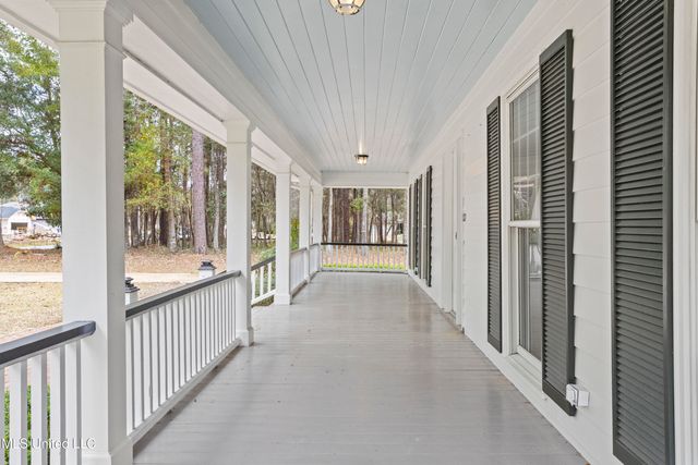 1921 Kingslea Drive, Gautier, MS 39553