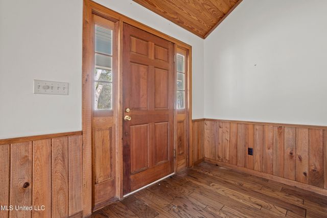 1921 Kingslea Drive, Gautier, MS 39553