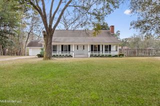 1921 Kingslea Drive, Gautier, MS 39553
