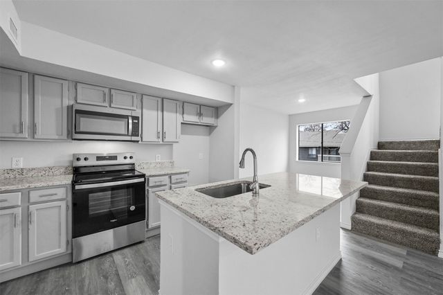 9825 Walnut Street 206, Dallas, TX 75243