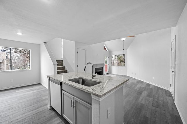 9825 Walnut Street 206, Dallas, TX 75243