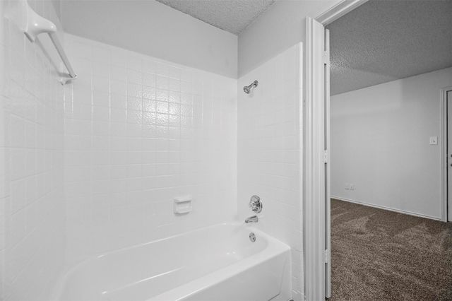 9825 Walnut Street 206, Dallas, TX 75243