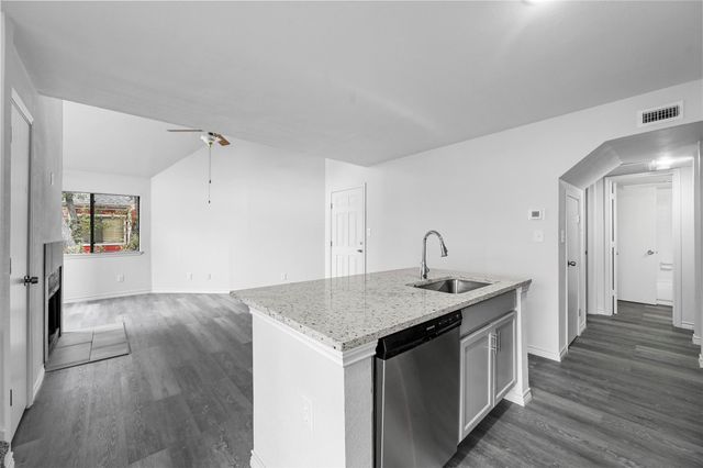 9825 Walnut Street 206, Dallas, TX 75243
