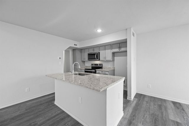 9825 Walnut Street 206, Dallas, TX 75243