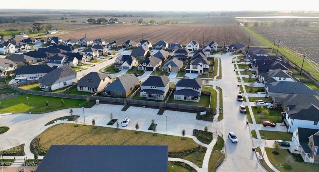 Image 11 of property listing at 5330 Buffalo Grass Lane, Richmond, TX 77469