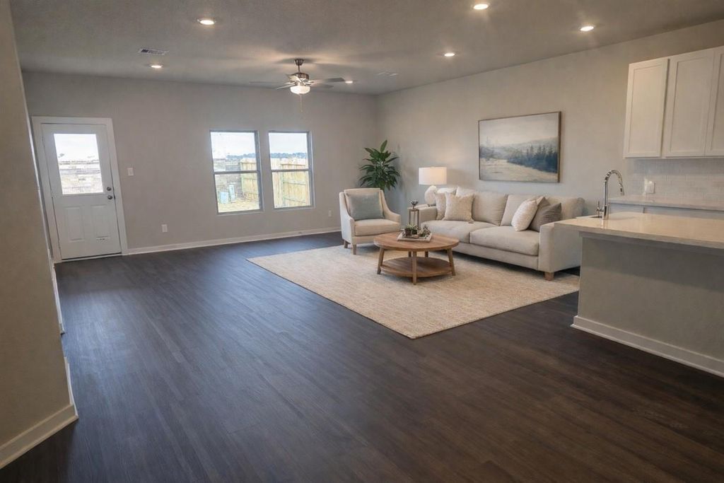 Image 3 of property listing at 5330 Buffalo Grass Lane, Richmond, TX 77469