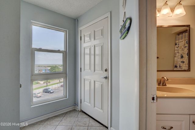 2000 New River Inlet Road 1301, N Topsail Beach, NC 28460