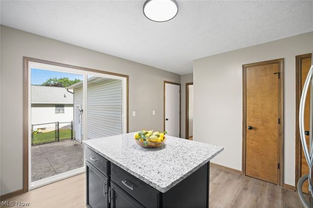 4694 Leone Road NE, Louisville, OH 44641