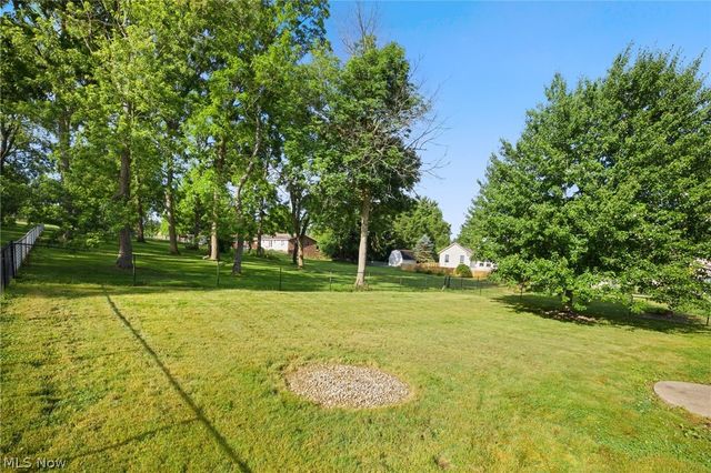 4694 Leone Road NE, Louisville, OH 44641