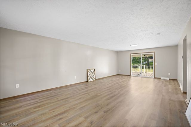 4694 Leone Road NE, Louisville, OH 44641