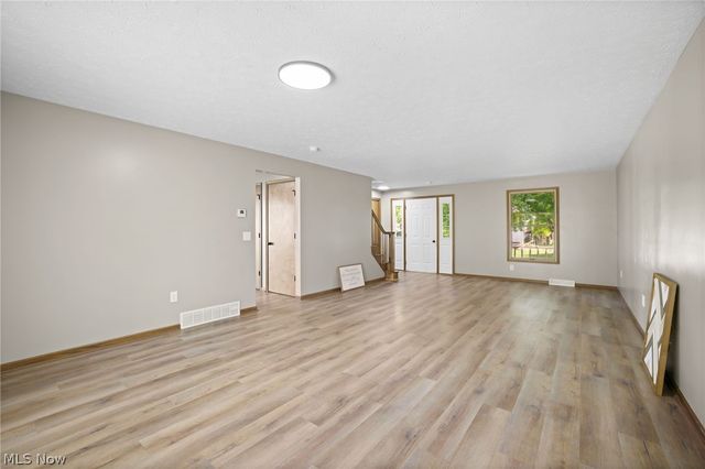 4694 Leone Road NE, Louisville, OH 44641