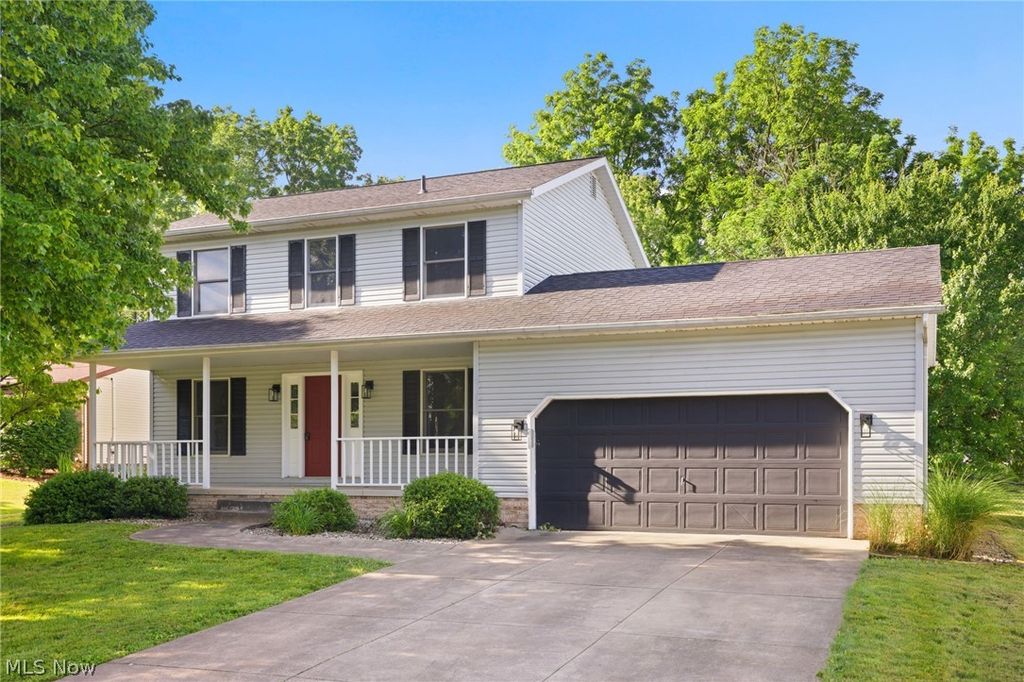 4694 Leone Road NE, Louisville, OH 44641