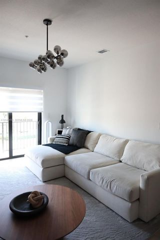 8201 NW 41st Street D402, Doral, FL 33166