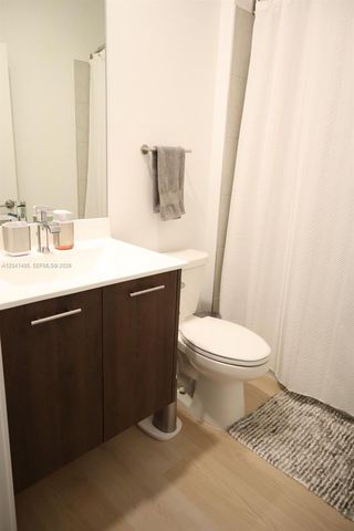 8201 NW 41st Street D402, Doral, FL 33166