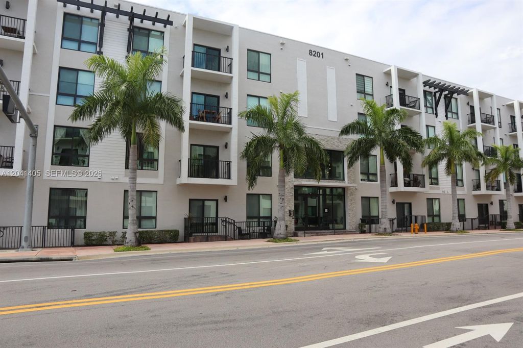 8201 NW 41st Street D402, Doral, FL 33166