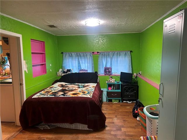 705 Yoeke Street, Tonganoxie, KS 66086