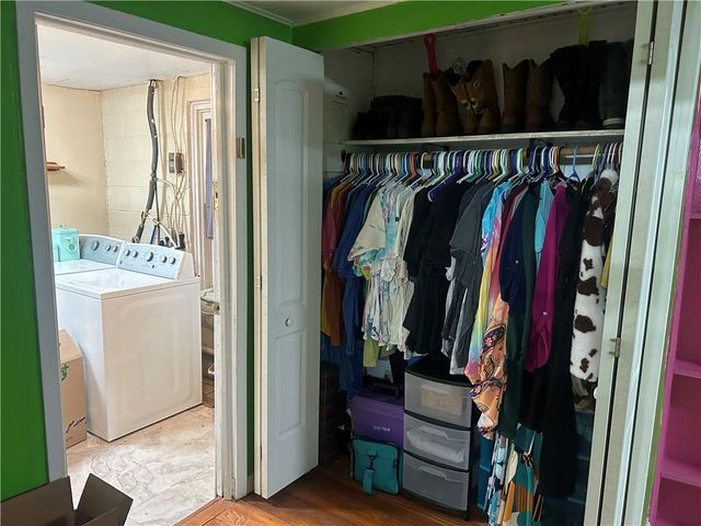 705 Yoeke Street, Tonganoxie, KS 66086