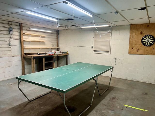 705 Yoeke Street, Tonganoxie, KS 66086