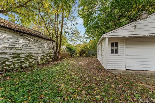 13888 Carlisle Street, Detroit, MI 48205