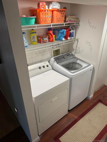 8589 Dortha Ct., Santee, CA 92071