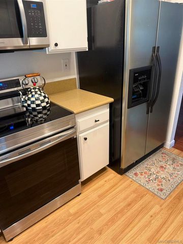 8589 Dortha Ct., Santee, CA 92071