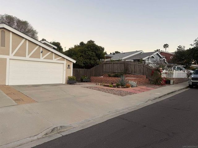 8589 Dortha Ct., Santee, CA 92071