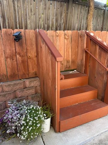 8589 Dortha Ct., Santee, CA 92071