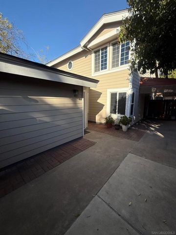 8589 Dortha Ct., Santee, CA 92071