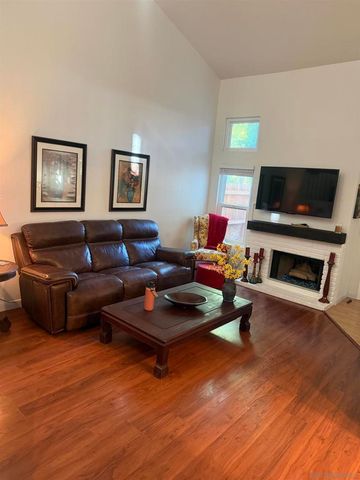 8589 Dortha Ct., Santee, CA 92071