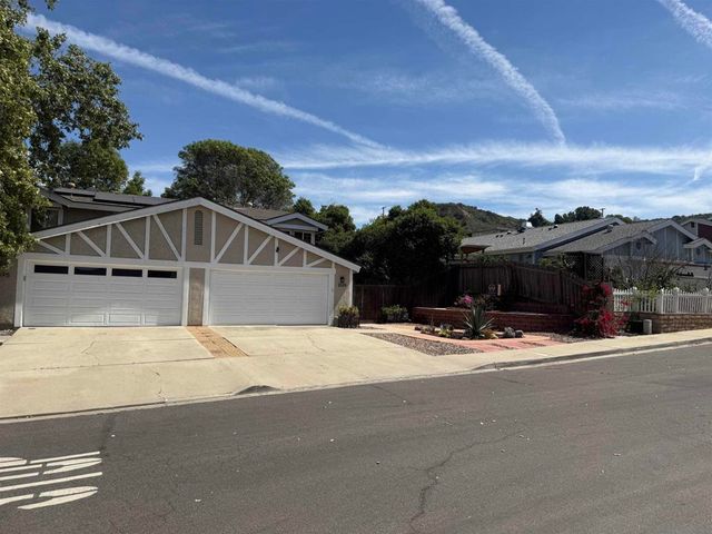 8589 Dortha Ct., Santee, CA 92071